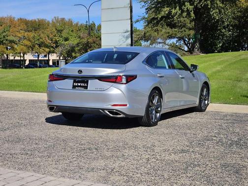 2021 Lexus ES 350 Base