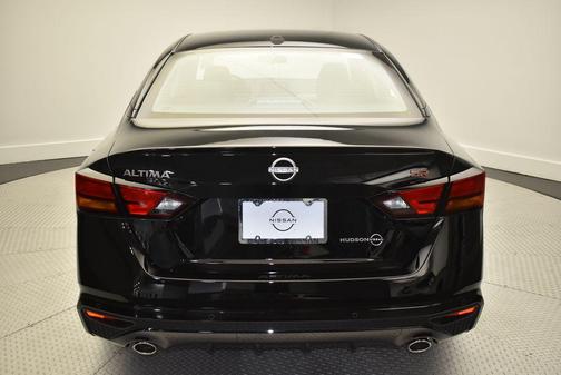 2025 Nissan Altima SR FWD