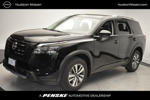 2025 Nissan Pathfinder SL 4WD