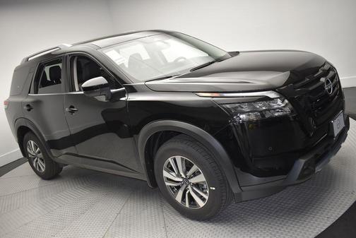 2025 Nissan Pathfinder SL 4WD