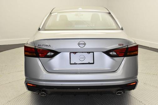 2025 Nissan Altima SR FWD