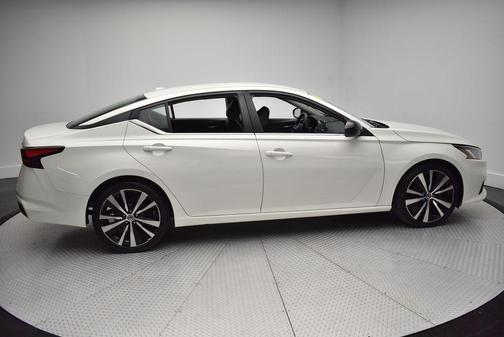 2020 Nissan Altima SR FWD
