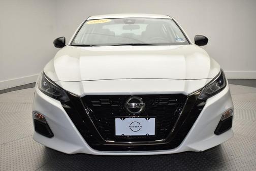 2020 Nissan Altima SR FWD