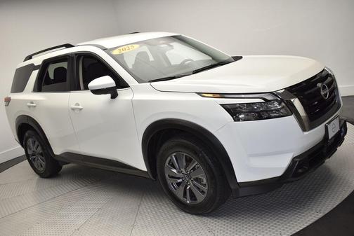 2025 Nissan Pathfinder SV 4WD