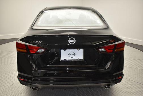 2025 Nissan Altima SR FWD