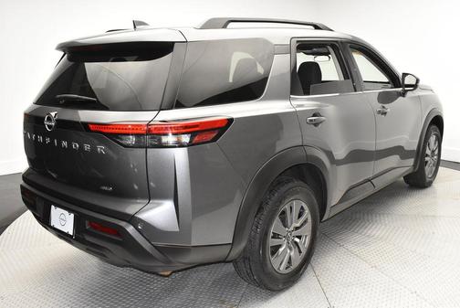 2025 Nissan Pathfinder SV 4WD