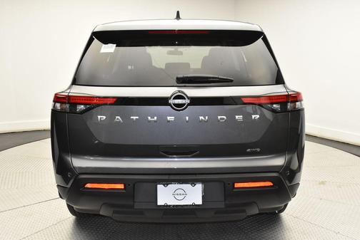 2025 Nissan Pathfinder S 4WD