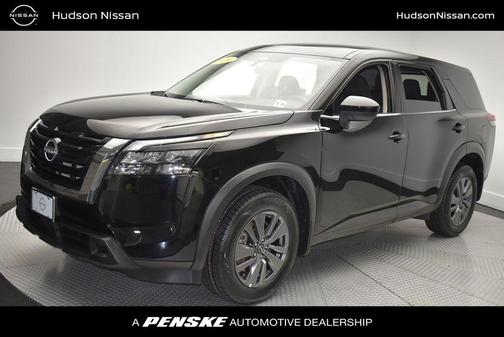 2024 Nissan Pathfinder S