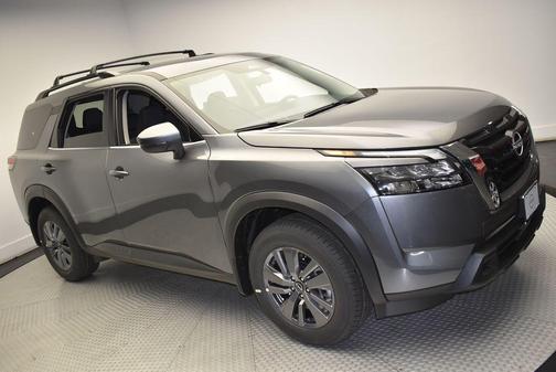 2025 Nissan Pathfinder SV 4WD