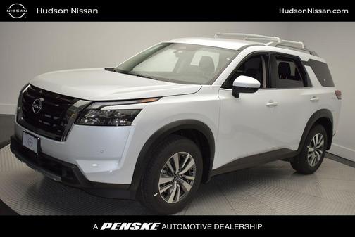 2025 Nissan Pathfinder SL 4WD