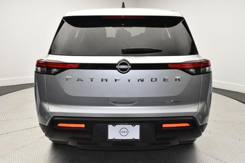 2023 Nissan Pathfinder S 4WD