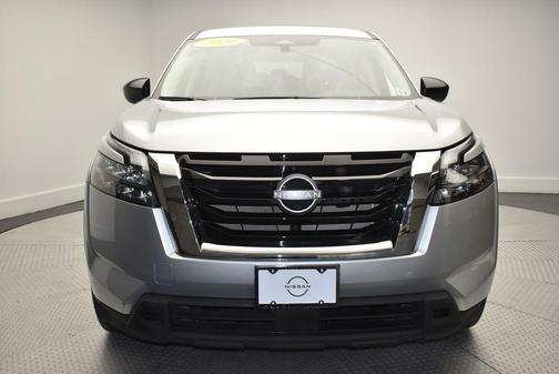 2023 Nissan Pathfinder S 4WD