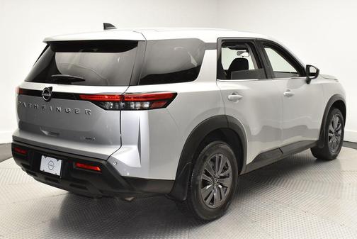 2023 Nissan Pathfinder S 4WD