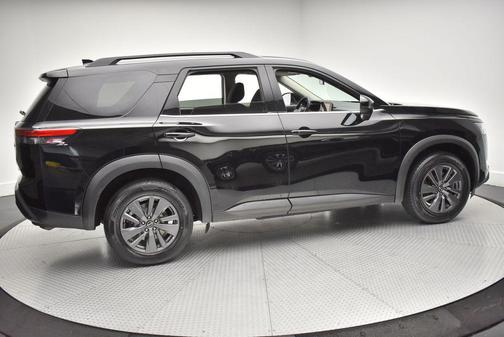 2024 Nissan Pathfinder SV 4WD