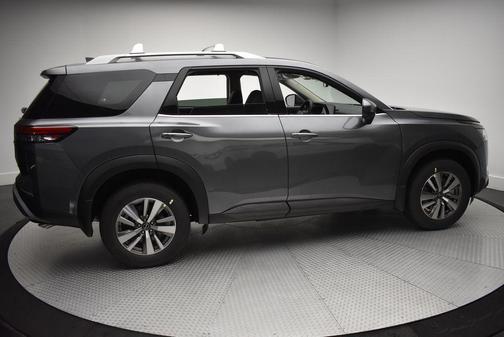 2025 Nissan Pathfinder SL 4WD