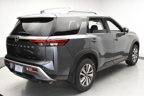 2025 Nissan Pathfinder SL 4WD