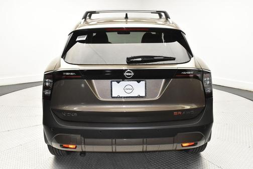 Canyon Bronze M 2026 Nissan Kicks SR