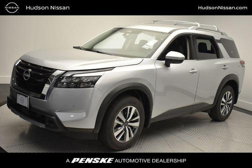 2025 Nissan Pathfinder SL 4WD