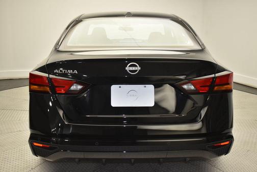 2025 Nissan Altima S FWD