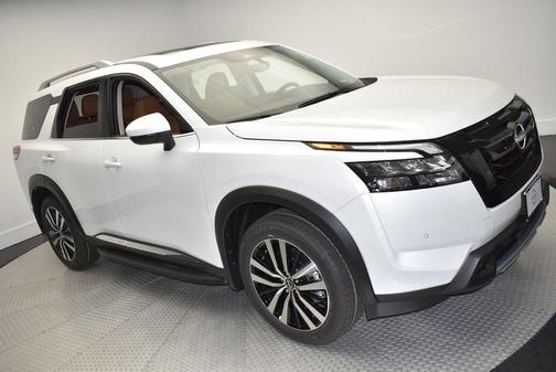 2025 Nissan Pathfinder Platinum 4WD