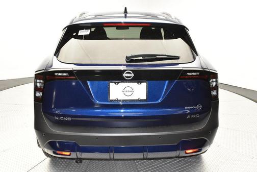 Deep Blue Pearl 2026 Nissan Kicks SV