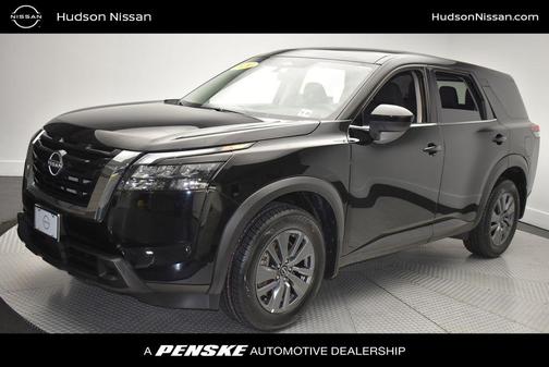 2024 Nissan Pathfinder S