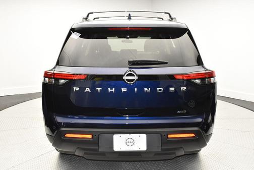 2025 Nissan Pathfinder SV 4WD