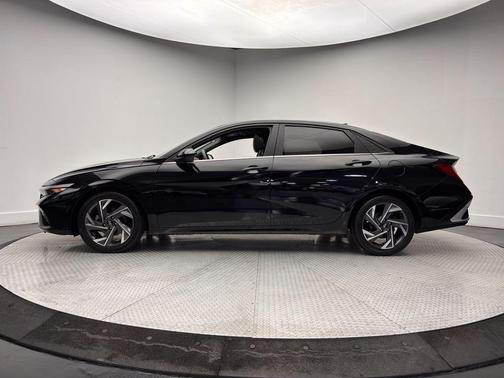Black 2024 Hyundai ELANTRA SEL
