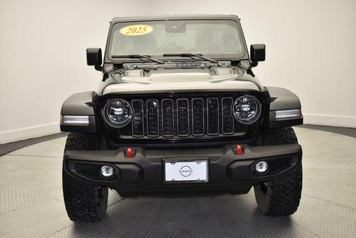 Black Clearcoat 2025 Jeep Wrangler Rubicon