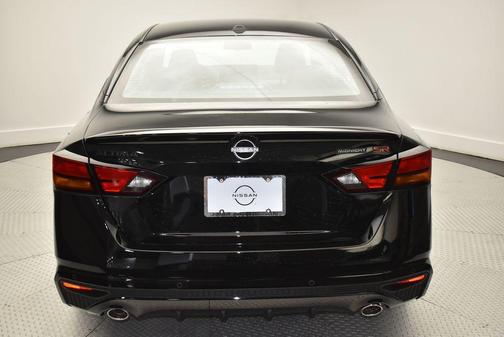 Black 2026 Nissan Altima 2.5 SR