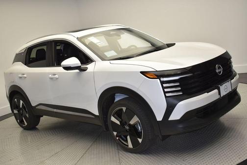 Aspen White Tri 2025 Nissan Kicks SR