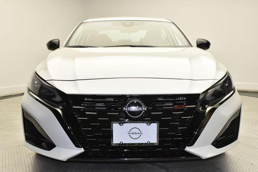 2025 Nissan Altima SR FWD