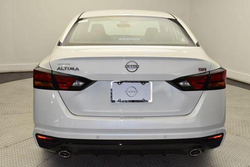 2025 Nissan Altima SR FWD