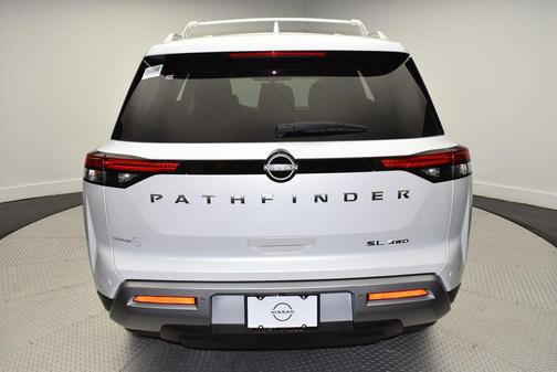 2025 Nissan Pathfinder SL 4WD