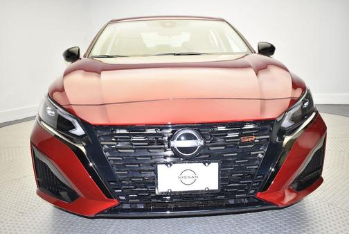 2025 Nissan Altima SR FWD