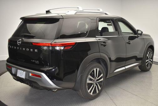 2025 Nissan Pathfinder Platinum 4WD