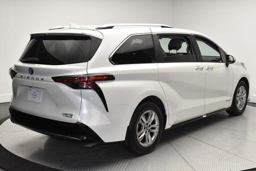 2021 Toyota Sienna Limited 7-Passenger
