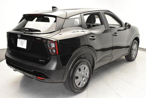 Super Black 2025 Nissan Kicks S