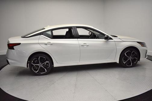 2025 Nissan Altima SR AWD