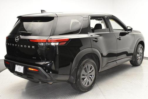 2024 Nissan Pathfinder S 4WD