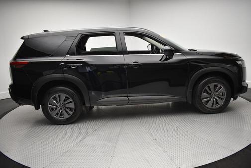 2024 Nissan Pathfinder S 4WD