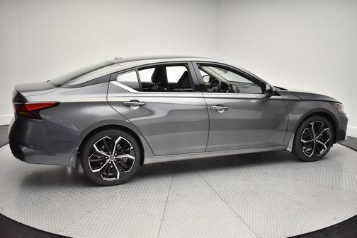 2025 Nissan Altima SR FWD