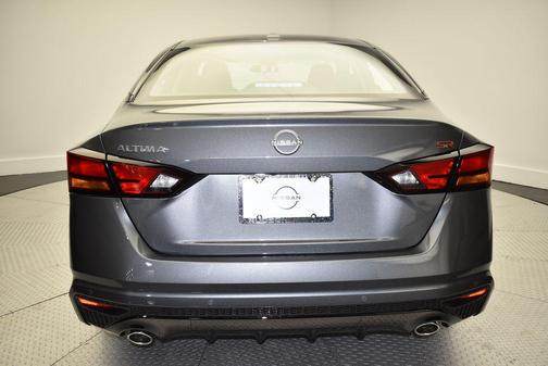 2025 Nissan Altima SR FWD