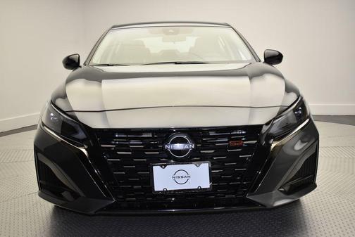 2025 Nissan Altima SR FWD