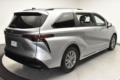 Celestial Silver Metallic 2024 Toyota Sienna XLE