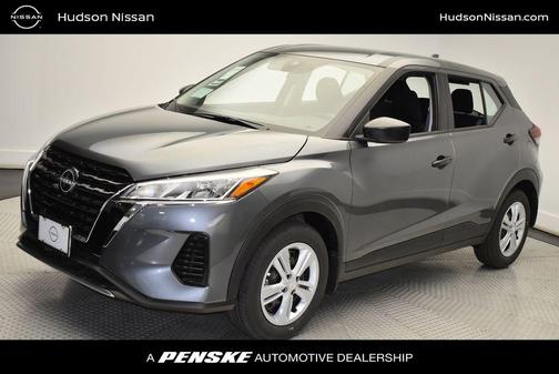Gun Metallic 2025 Nissan Kicks Play S
