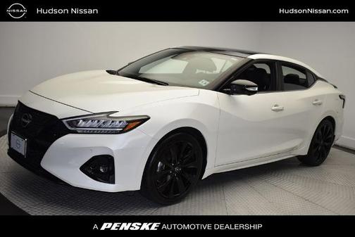 2023 Nissan Maxima SR