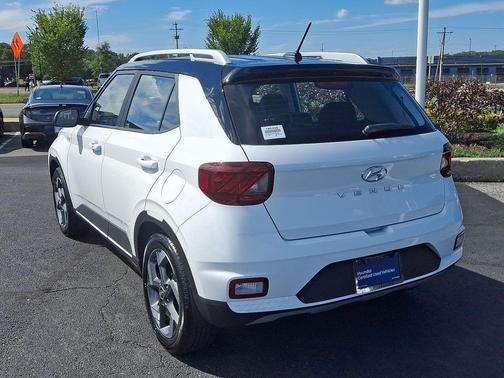 2025 Hyundai VENUE Limited