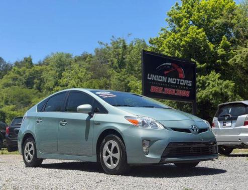Green 2013 Toyota Prius Two