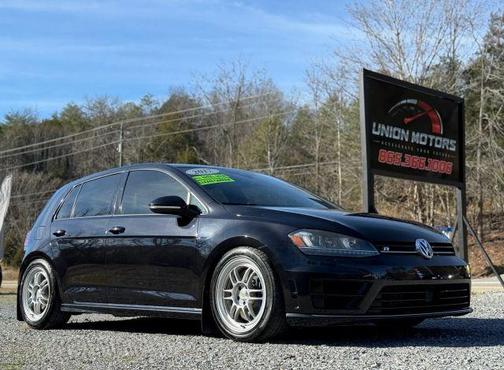 2017 Volkswagen Golf R 4-Door